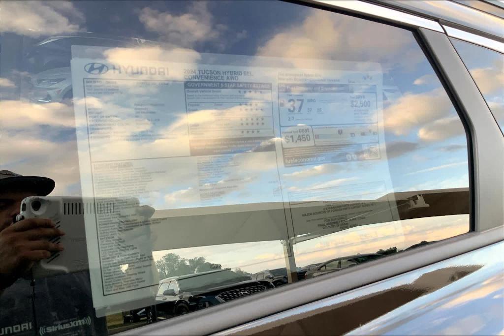 used 2024 Hyundai TUCSON Hybrid car, priced at $28,500