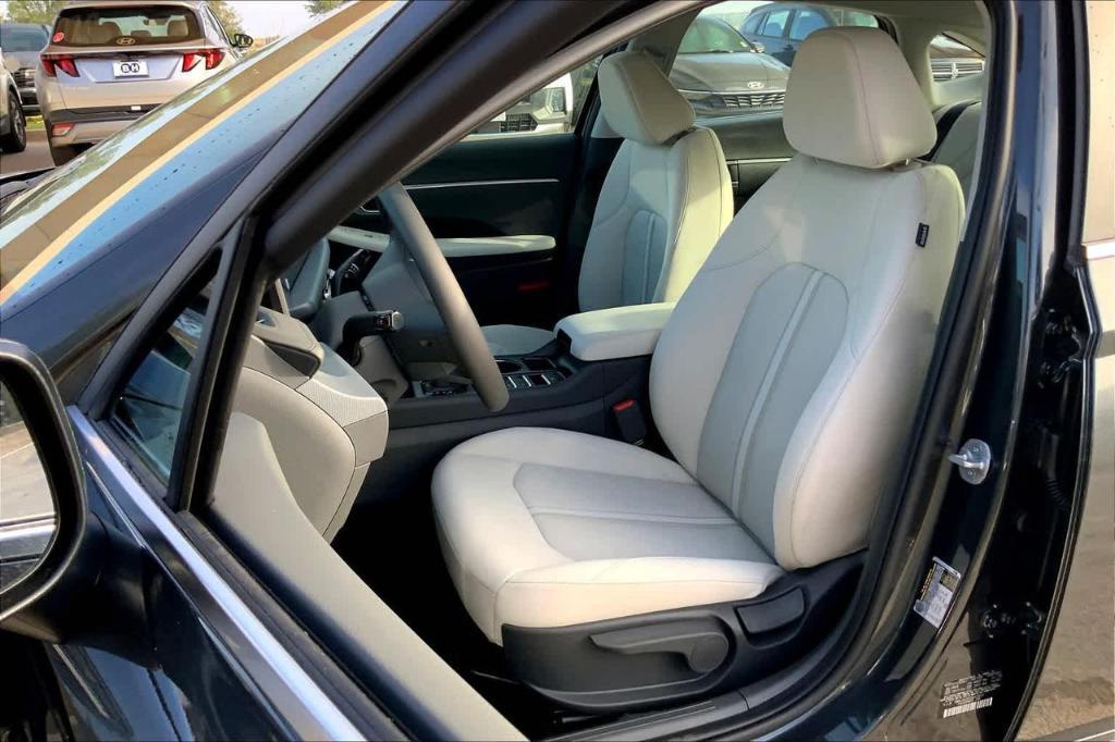 new 2025 Hyundai Sonata car, priced at $22,984