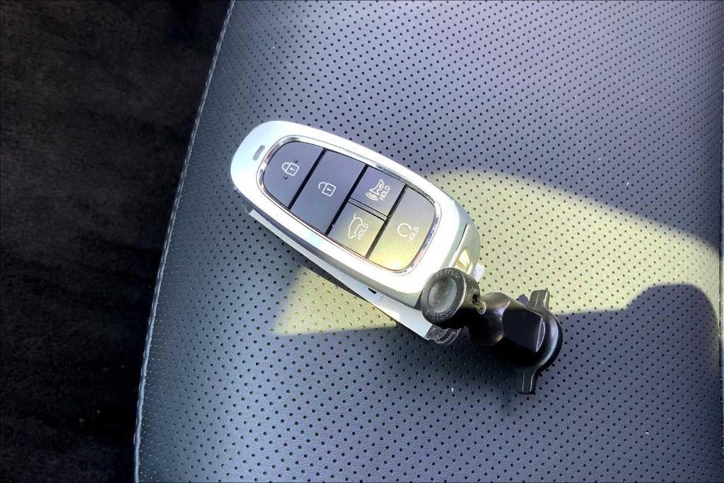 used 2024 Hyundai TUCSON Hybrid car, priced at $27,301