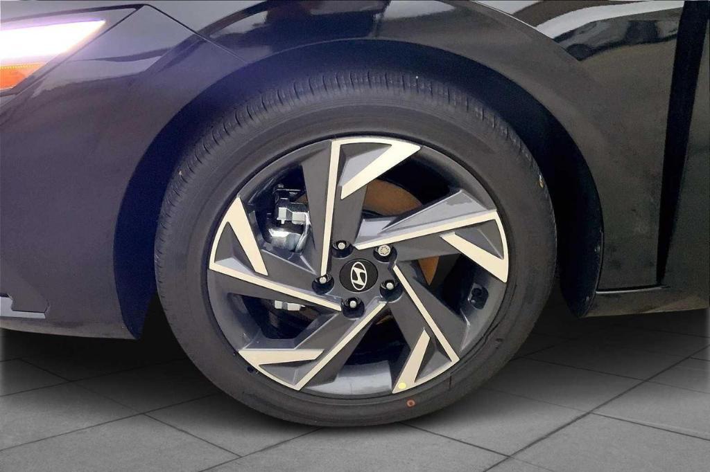 new 2025 Hyundai ELANTRA HEV car, priced at $23,472