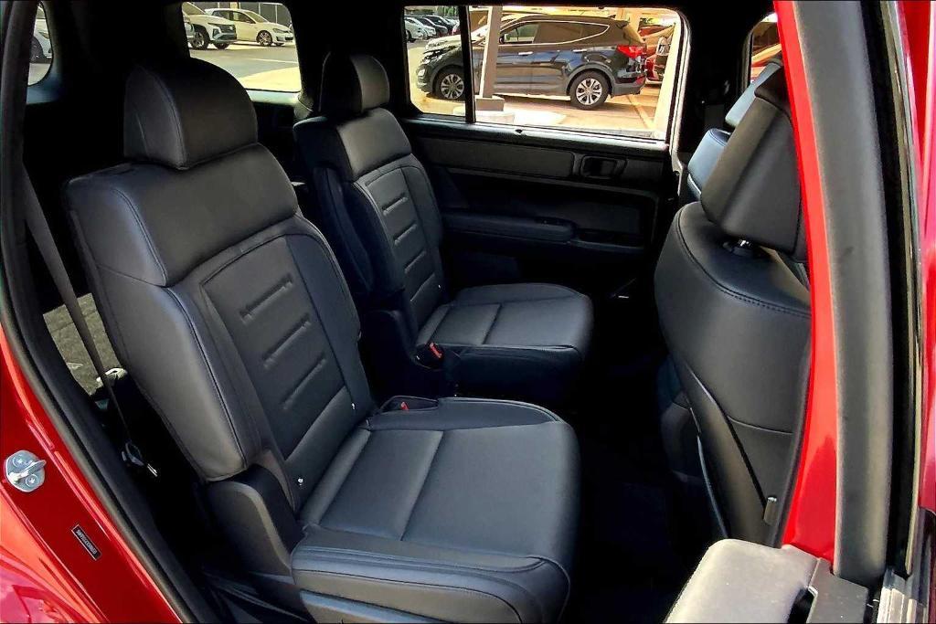 used 2025 Hyundai Santa Fe car, priced at $41,279