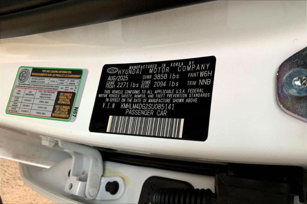 new 2025 Hyundai Elantra car, priced at $20,275