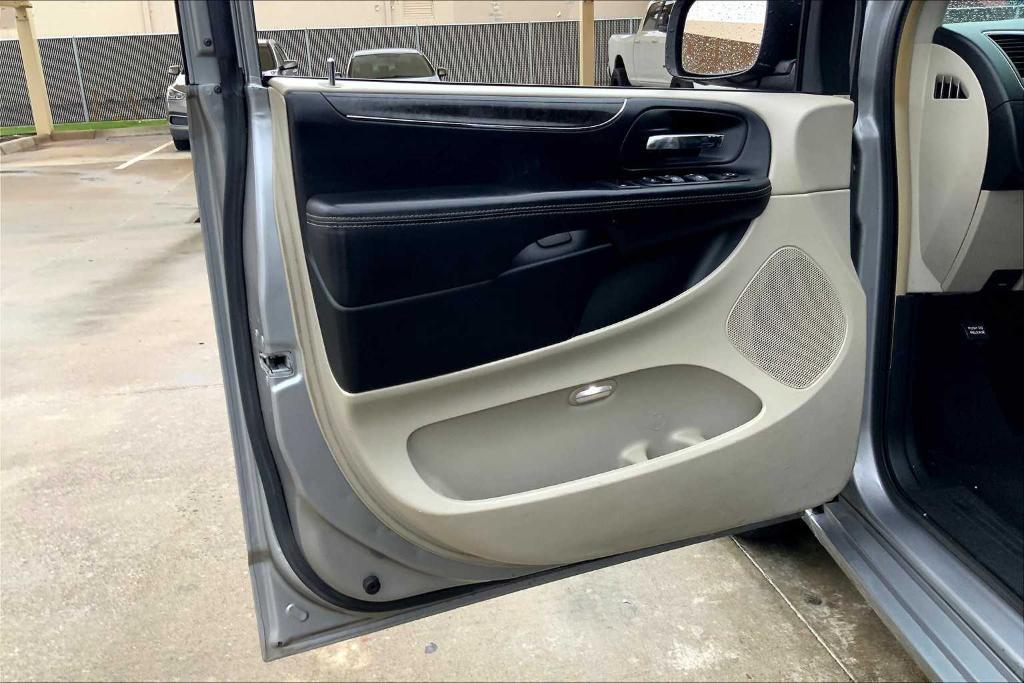 used 2014 Chrysler Town & Country car, priced at $7,293