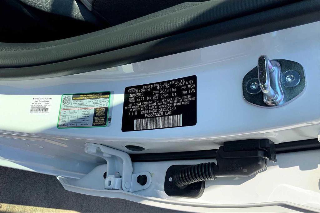 new 2025 Hyundai Elantra car, priced at $22,997