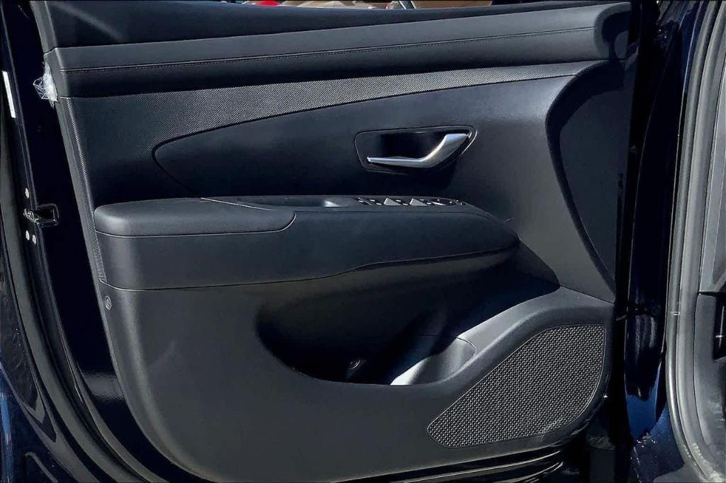 new 2026 Hyundai TUCSON Hybrid car, priced at $32,558