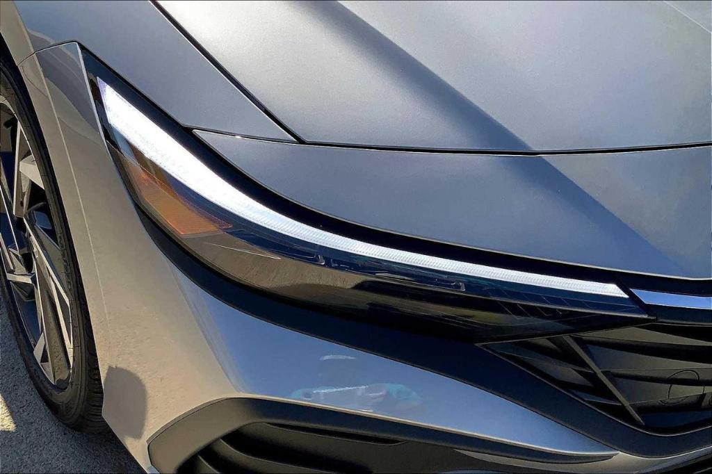 new 2025 Hyundai Elantra car, priced at $19,813