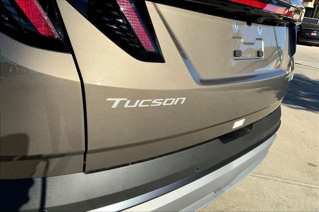 new 2026 Hyundai TUCSON Hybrid car, priced at $40,104