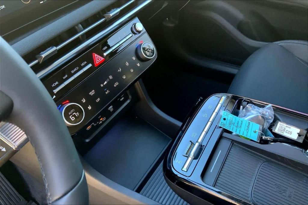 new 2026 Hyundai TUCSON Hybrid car, priced at $40,104