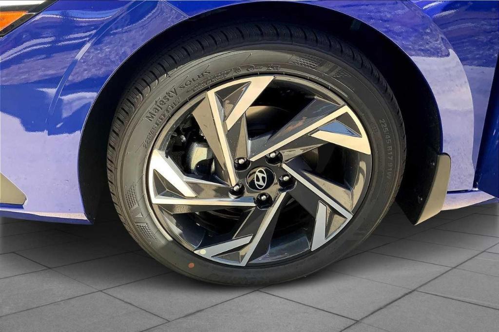 new 2025 Hyundai Elantra car, priced at $19,813