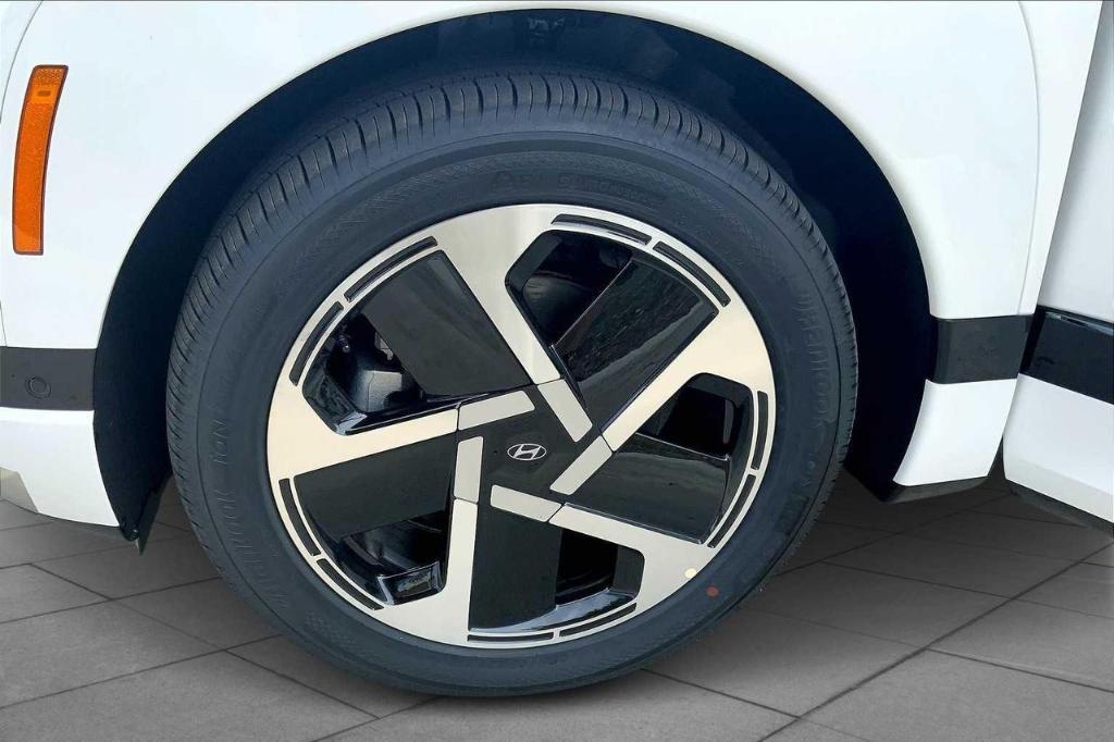 new 2026 Hyundai IONIQ 9 car, priced at $66,045