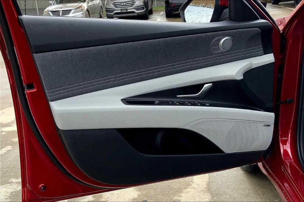 new 2025 Hyundai ELANTRA HEV car, priced at $25,748