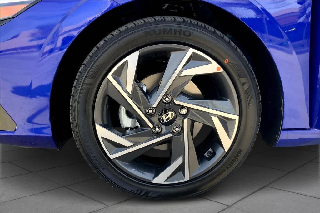 new 2024 Hyundai Elantra car, priced at $23,633
