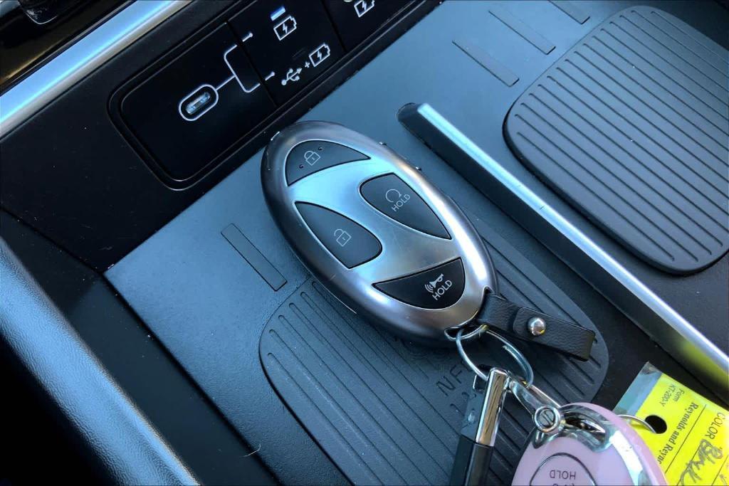 used 2024 Hyundai Santa Fe car, priced at $34,333