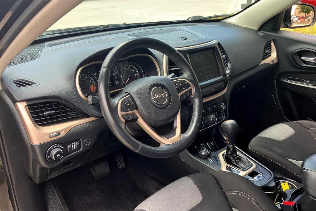 used 2014 Jeep Cherokee car, priced at $6,899