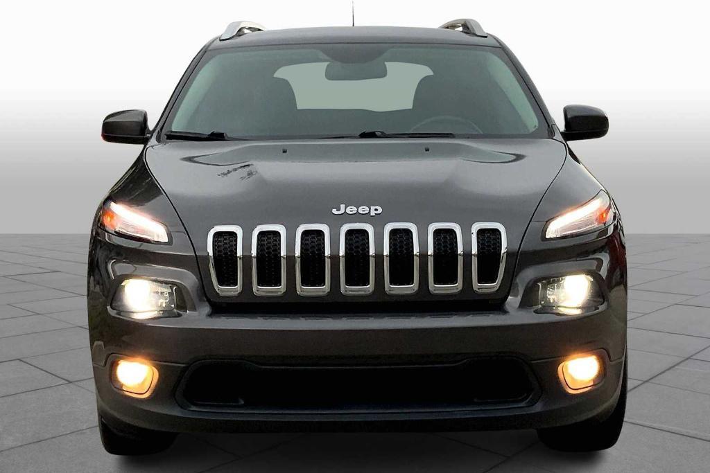 used 2018 Jeep Cherokee car, priced at $13,111