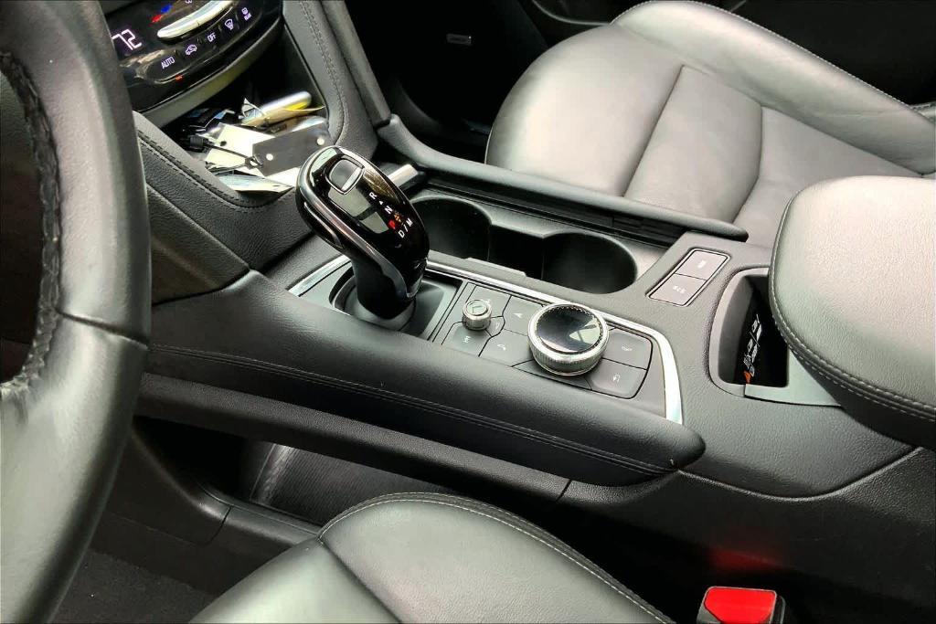 used 2021 Cadillac XT5 car, priced at $26,633