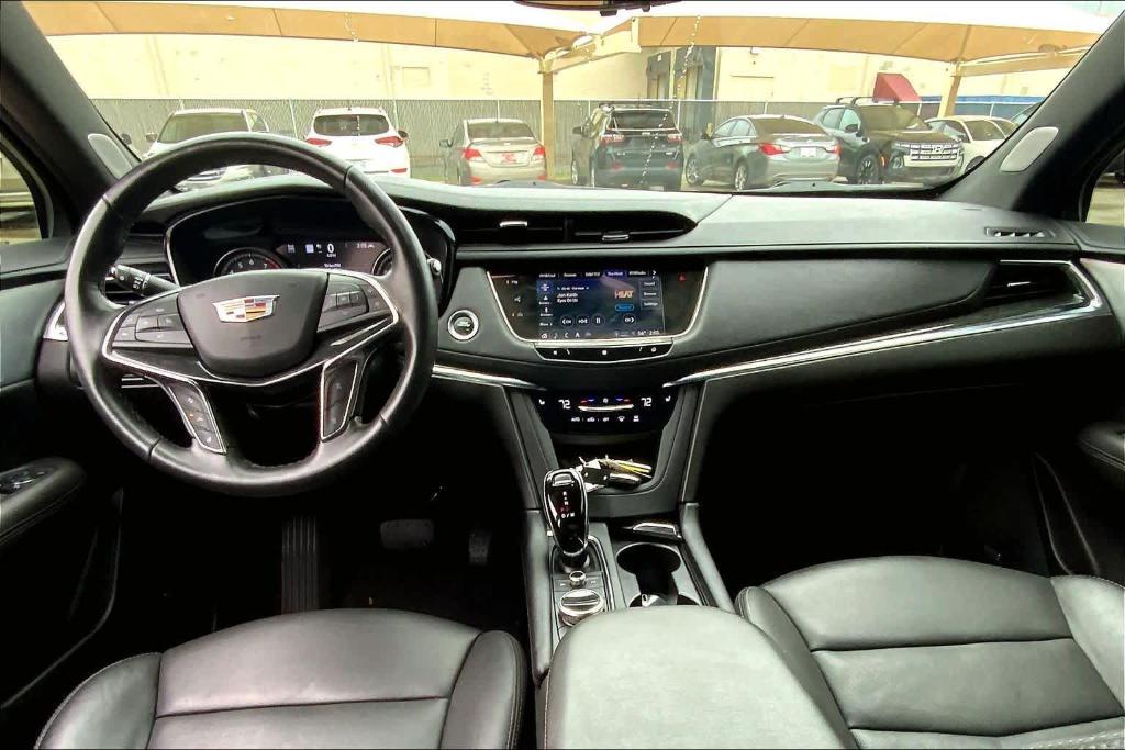 used 2021 Cadillac XT5 car, priced at $26,633