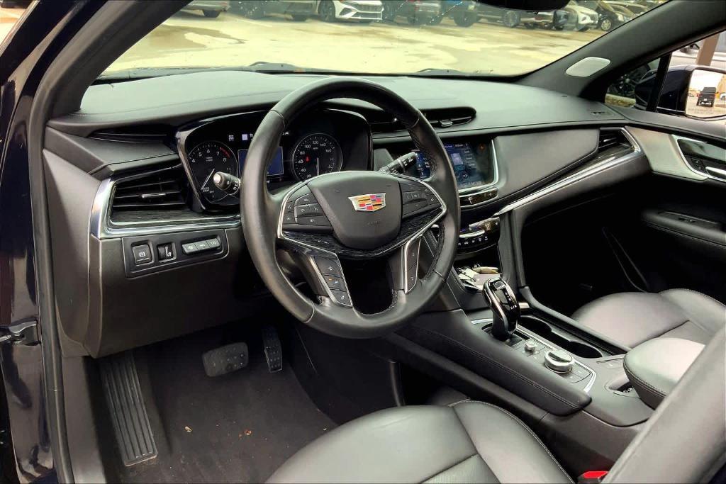 used 2021 Cadillac XT5 car, priced at $26,633