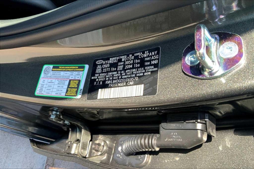 new 2025 Hyundai Elantra car, priced at $19,880