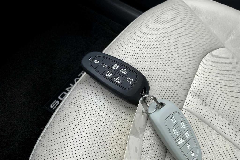 used 2023 Hyundai Sonata Hybrid car, priced at $25,707
