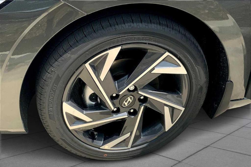 new 2025 Hyundai Elantra car, priced at $22,507