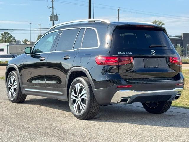 new 2025 Mercedes-Benz GLB 250 car, priced at $46,985