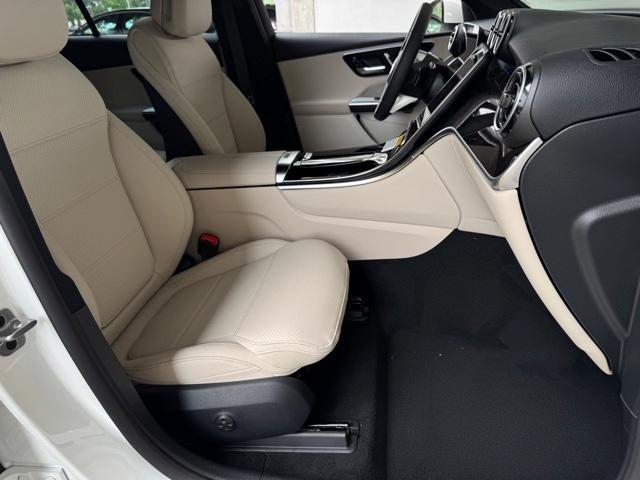 new 2025 Mercedes-Benz GLC 350e car, priced at $61,700