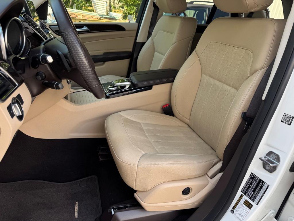 used 2019 Mercedes-Benz GLE 400 car, priced at $22,880