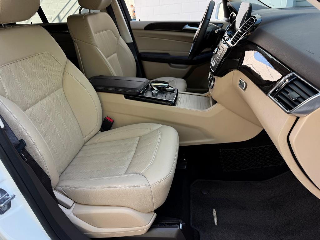 used 2019 Mercedes-Benz GLE 400 car, priced at $22,880