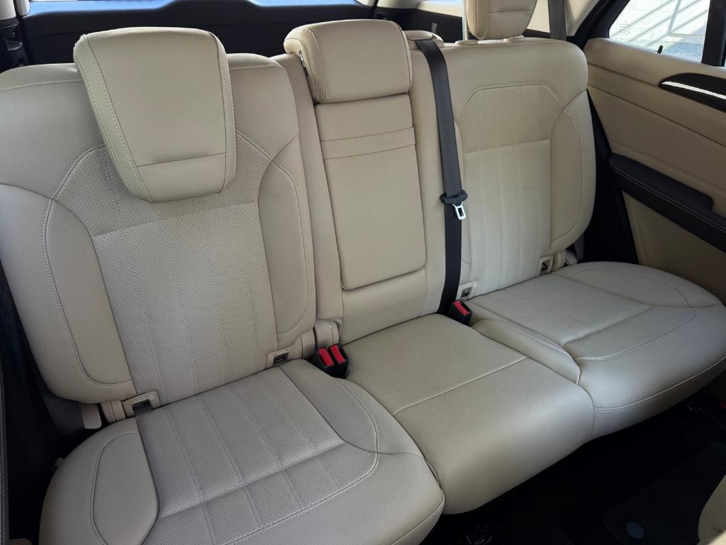 used 2019 Mercedes-Benz GLE 400 car, priced at $22,880