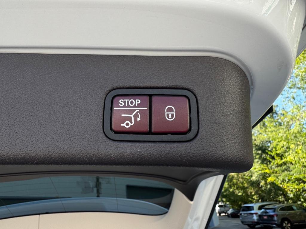 used 2019 Mercedes-Benz GLE 400 car, priced at $22,880