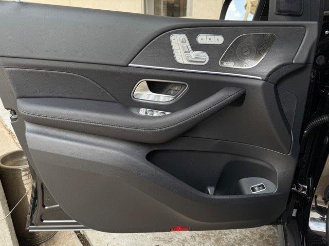 new 2025 Mercedes-Benz GLS 450 car, priced at $91,945