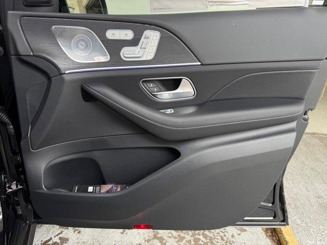 new 2025 Mercedes-Benz GLS 450 car, priced at $91,945