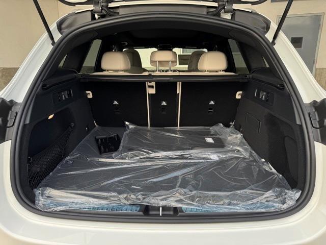 new 2025 Mercedes-Benz GLC 300 car, priced at $54,585