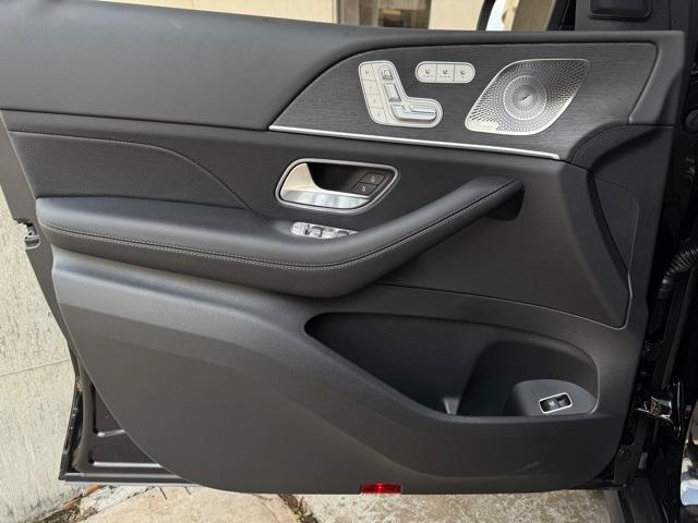 new 2025 Mercedes-Benz GLS 450 car, priced at $91,945