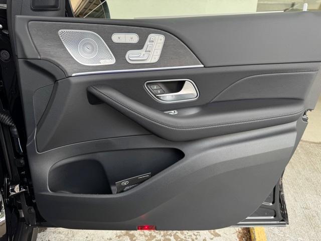 new 2025 Mercedes-Benz GLS 450 car, priced at $91,945
