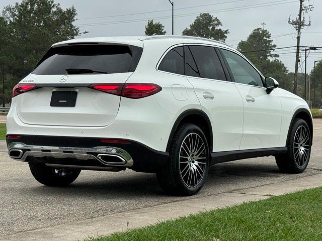 new 2025 Mercedes-Benz GLC 300 car, priced at $54,055