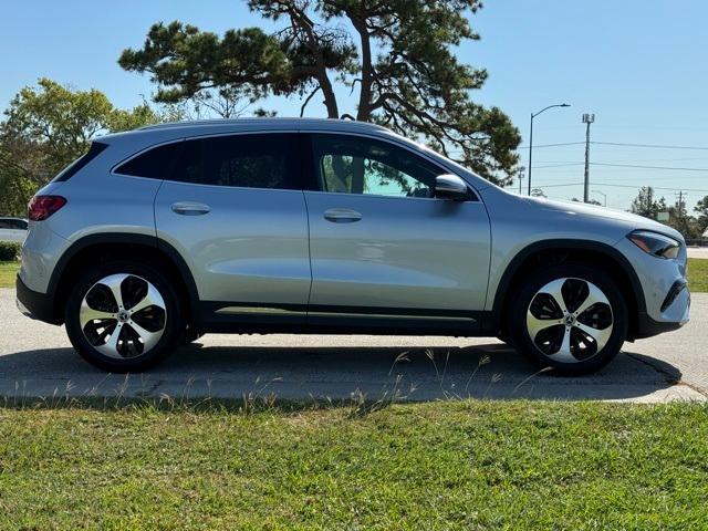 new 2025 Mercedes-Benz GLA 250 car, priced at $45,895