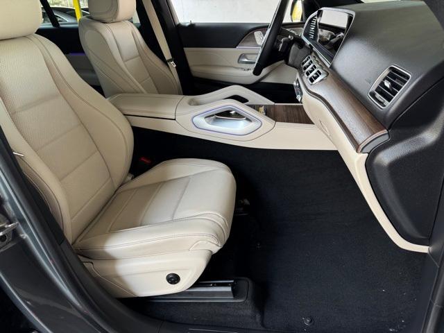 new 2025 Mercedes-Benz GLE 450 car, priced at $82,645