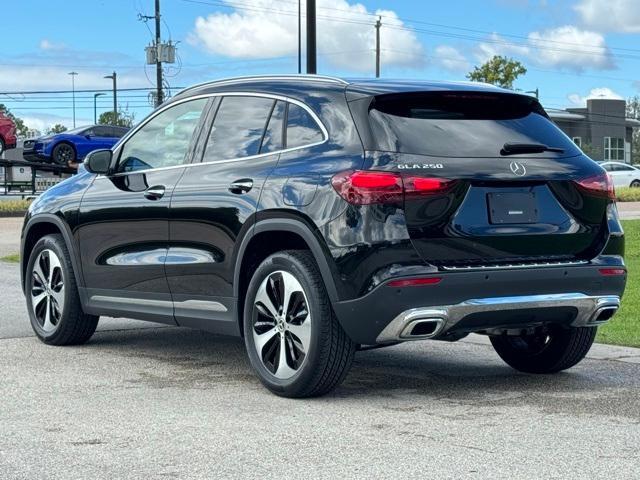 new 2025 Mercedes-Benz GLA 250 car, priced at $44,785