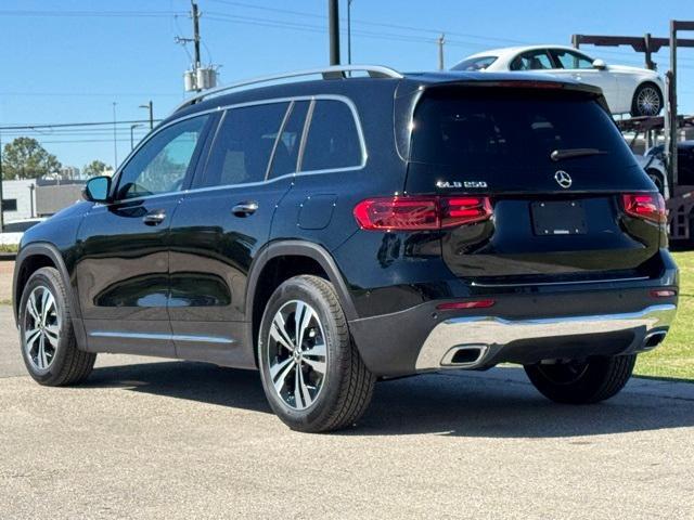 new 2025 Mercedes-Benz GLB 250 car, priced at $47,145