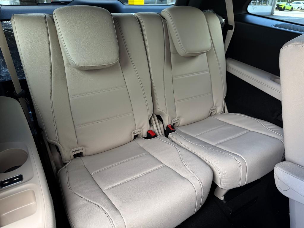 new 2026 Mercedes-Benz GLS 580 car, priced at $121,165