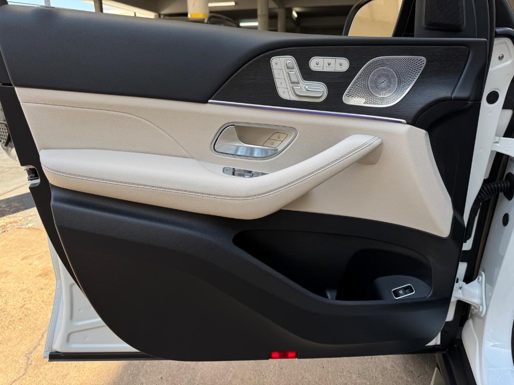 new 2026 Mercedes-Benz GLS 580 car, priced at $121,165