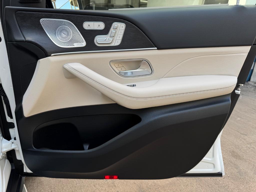 new 2026 Mercedes-Benz GLS 580 car, priced at $121,165