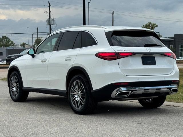 new 2025 Mercedes-Benz GLC 300 car, priced at $51,385