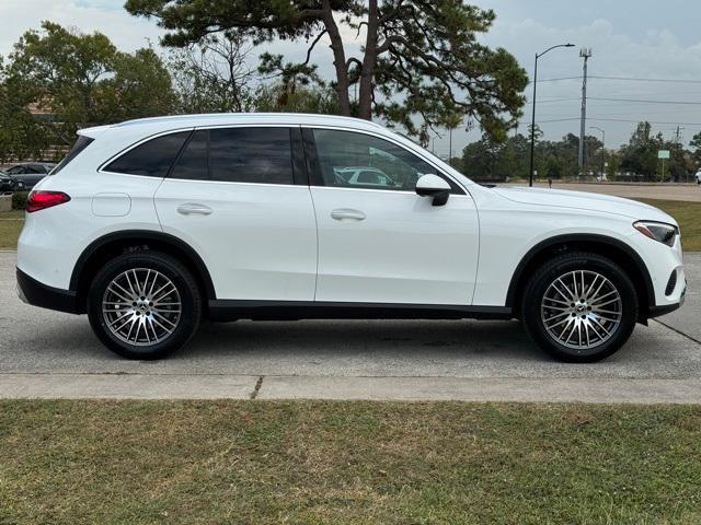 new 2025 Mercedes-Benz GLC 300 car, priced at $51,385