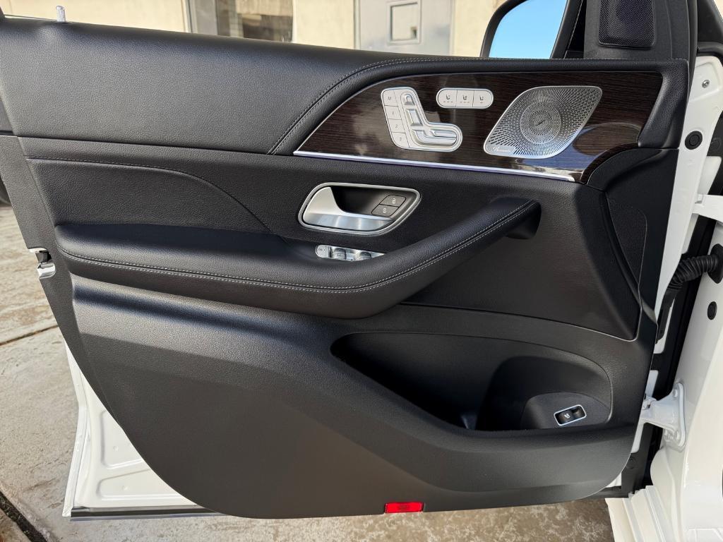 new 2026 Mercedes-Benz GLE 580 car, priced at $104,685