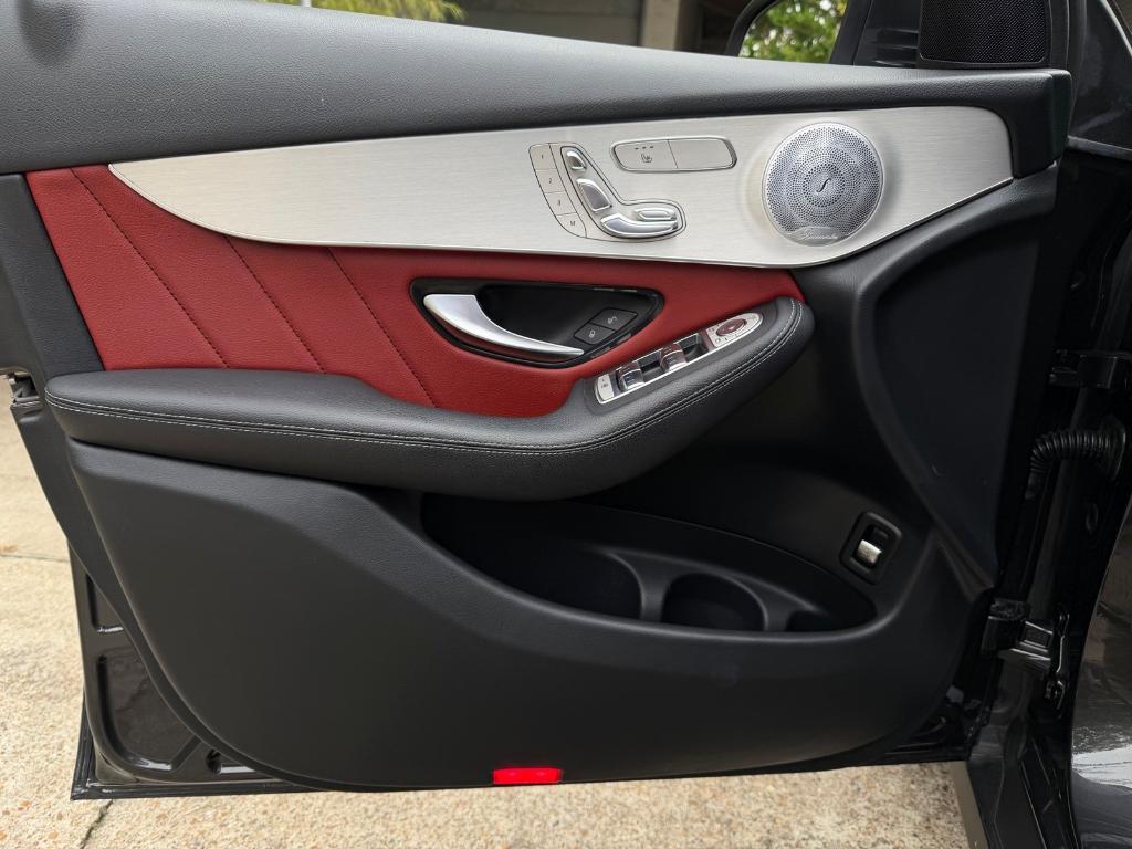 used 2020 Mercedes-Benz GLC 300 car