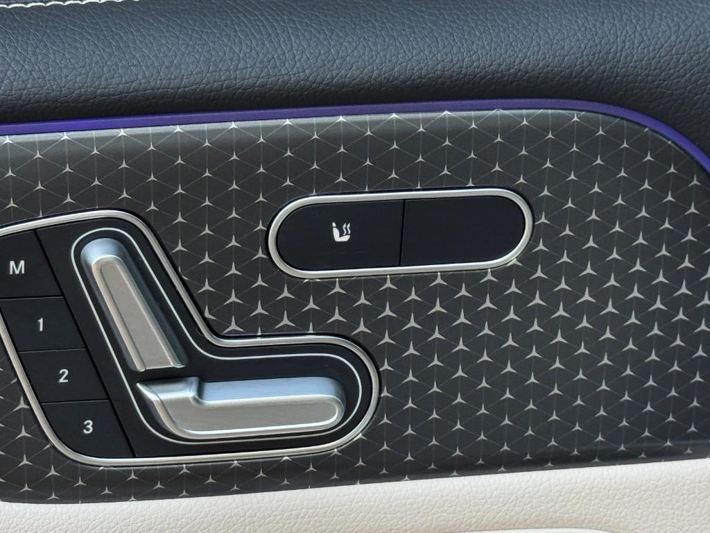 new 2025 Mercedes-Benz GLB 250 car, priced at $49,595