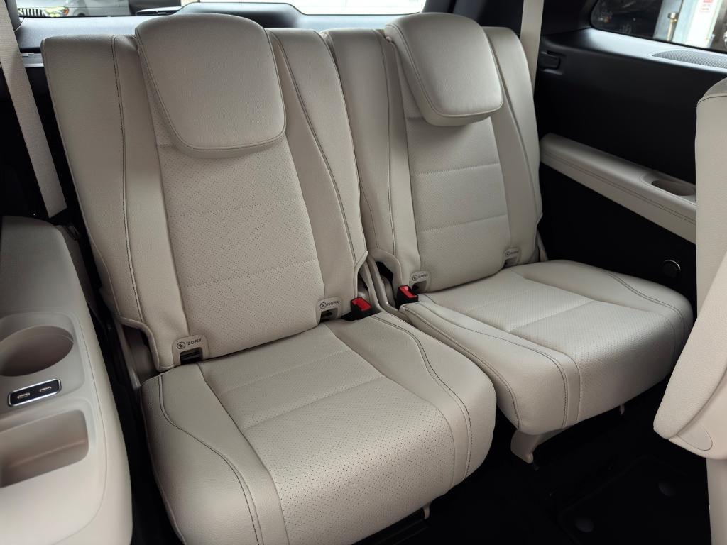 new 2025 Mercedes-Benz GLS 450 car, priced at $103,345